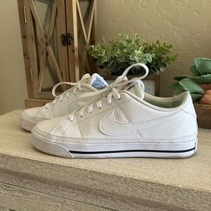 Nike White leather court legacy